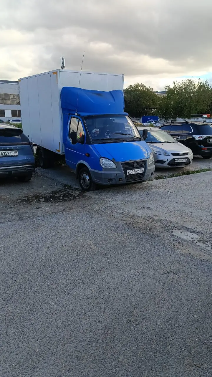 Curtainsiders, boxes and cargo vans Тула 536