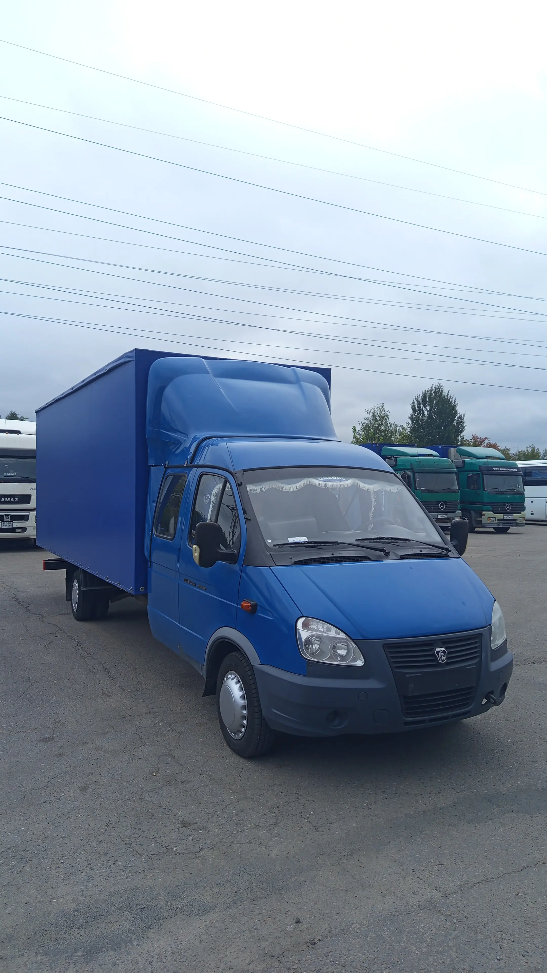 Curtainsiders, boxes and cargo vans Москва 537